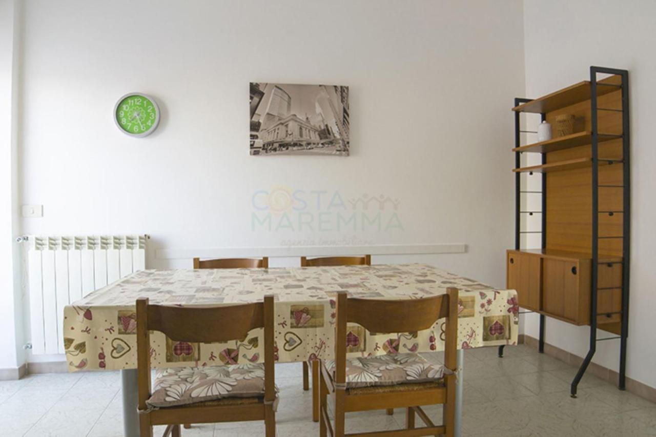 Pineta Di Ponente Villa Фолоника Екстериор снимка