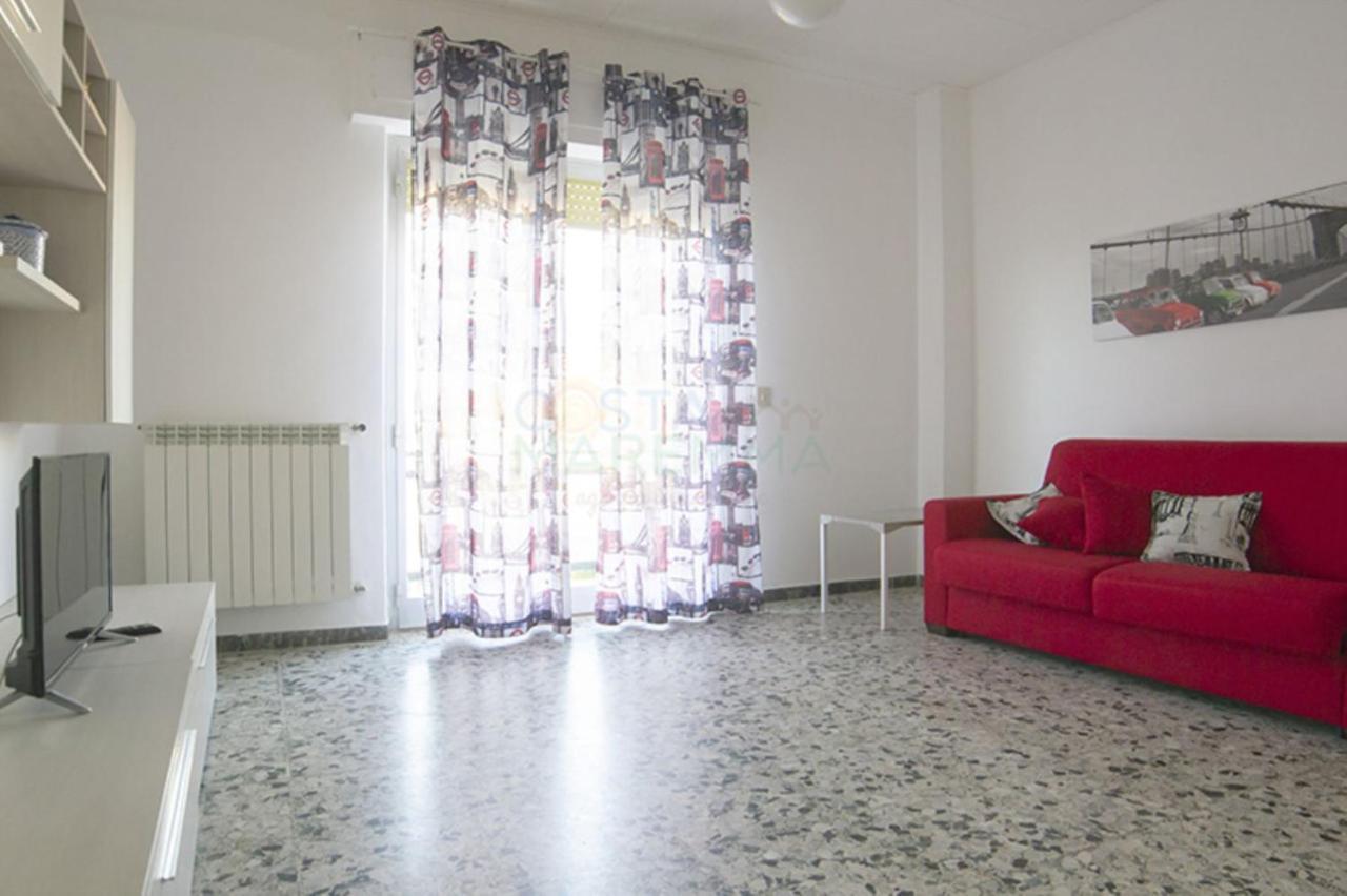 Pineta Di Ponente Villa Фолоника Екстериор снимка