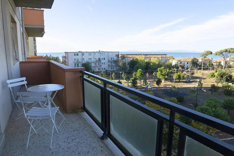 Pineta Di Ponente Villa Фолоника Екстериор снимка