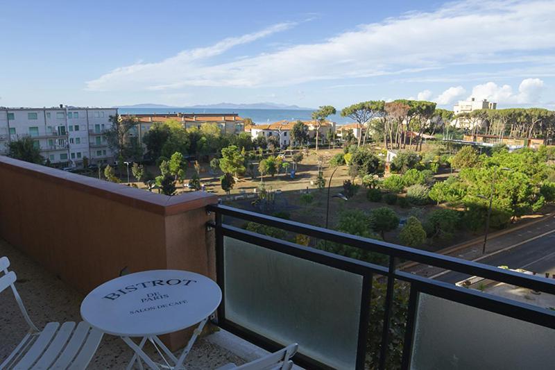 Pineta Di Ponente Villa Фолоника Екстериор снимка